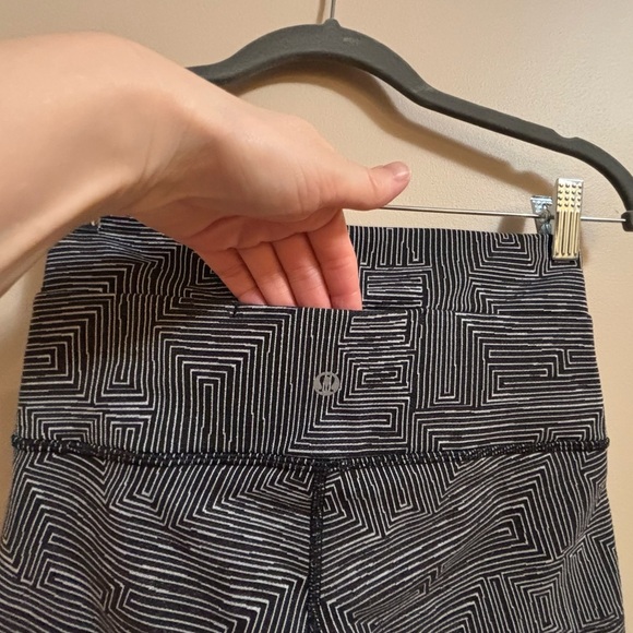 Lululemon Sz 4 Wunder Short 5" In Maze Jacquard White Black *Luon - Picture 6 of 11